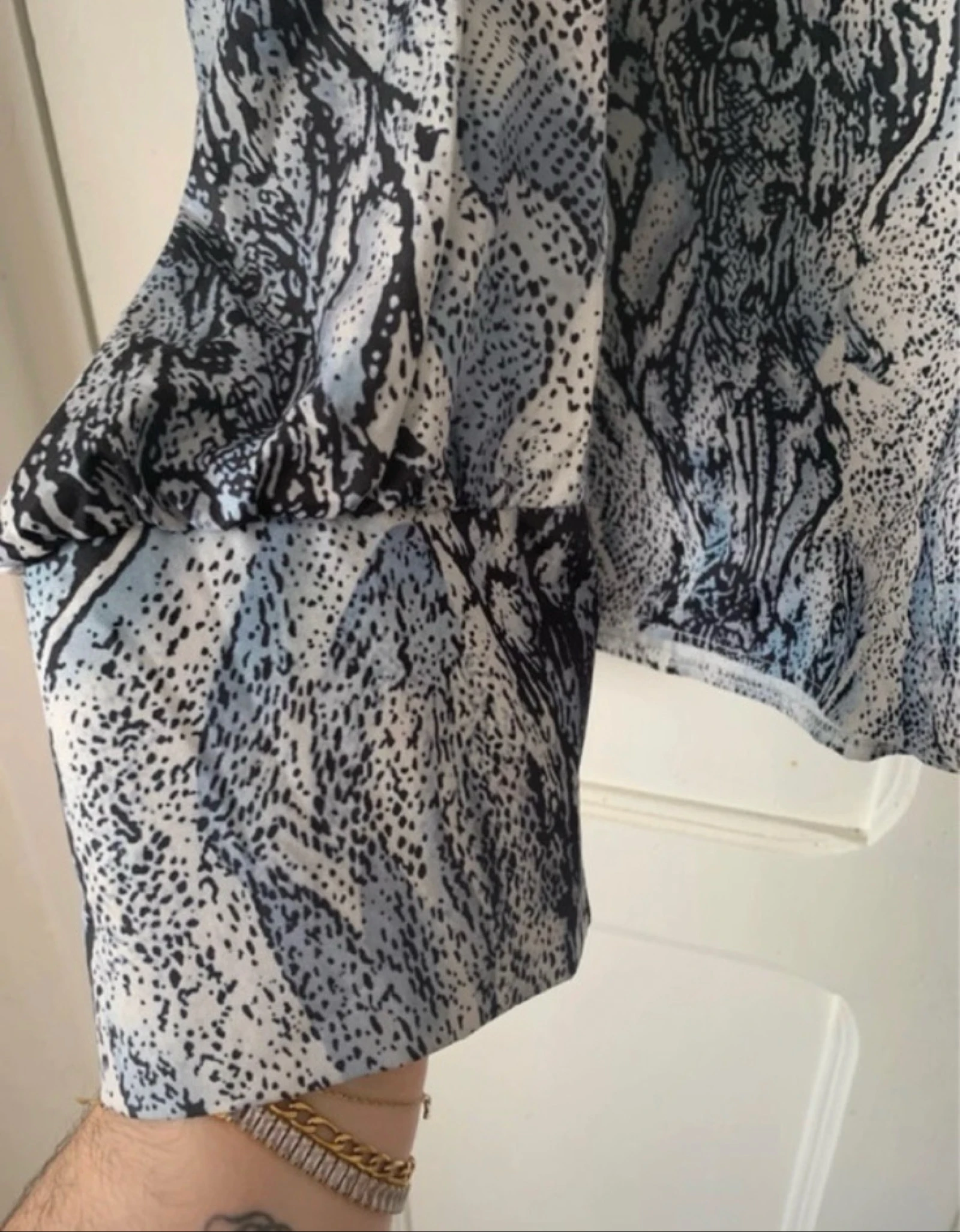 Prachtige blauwe python blouse met lange mouwen voor dames - Maat 3XL Curve – photo 4